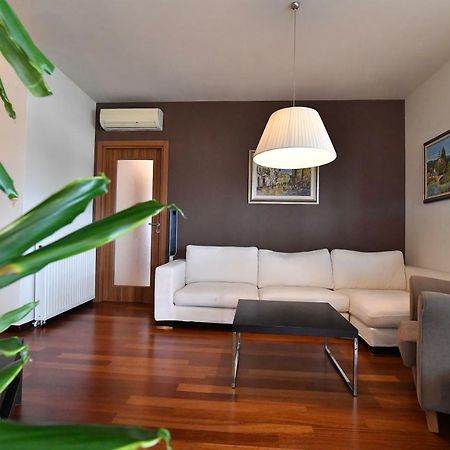 City Penthouse Vita Pula Exterior photo