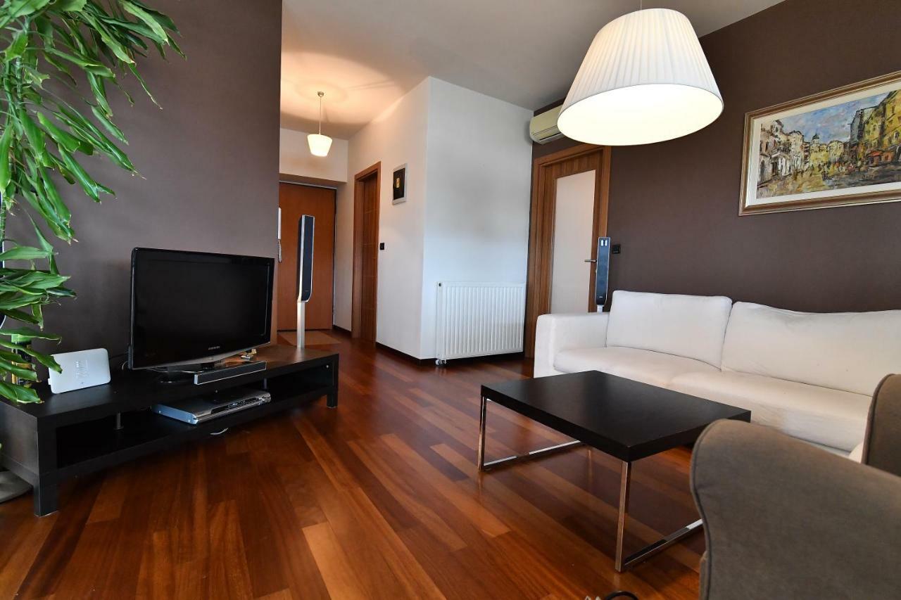 City Penthouse Vita Pula Exterior photo